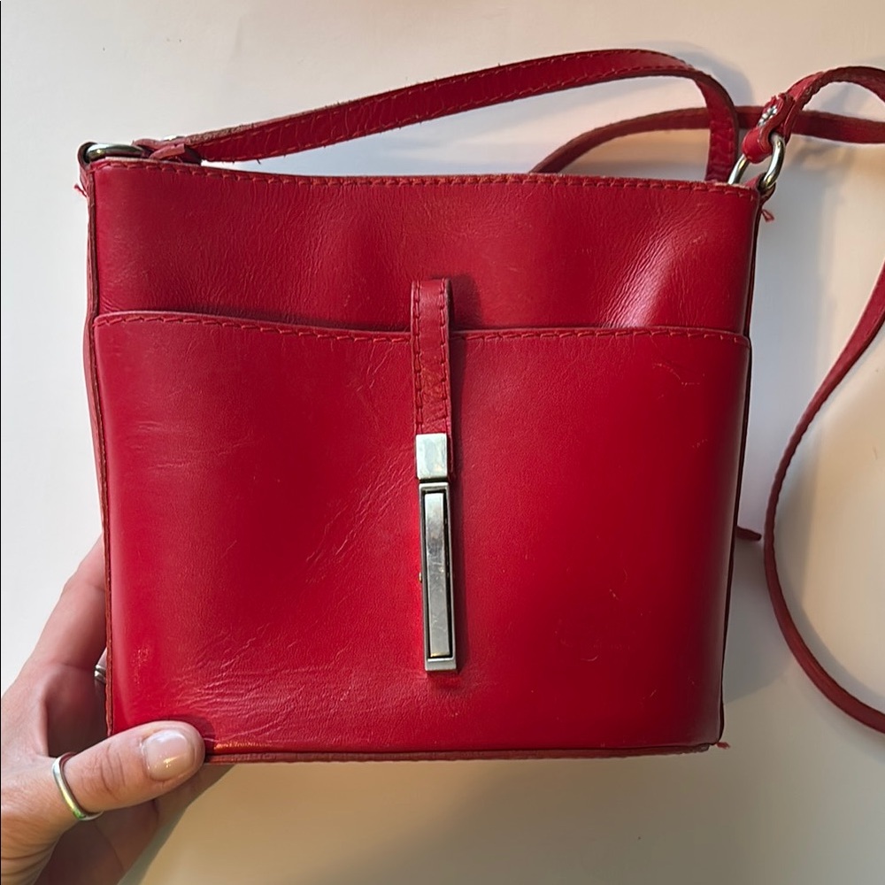 Vibrant Red Crossbody Bag with Sleek Design